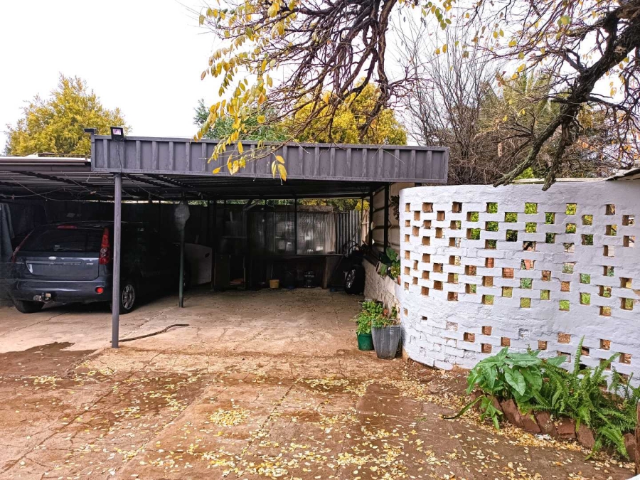 4 Bedroom Property for Sale in Generaal De Wet Free State